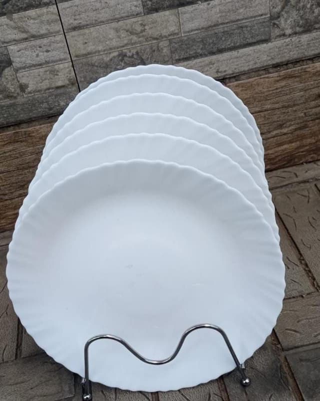 white dinner plates 